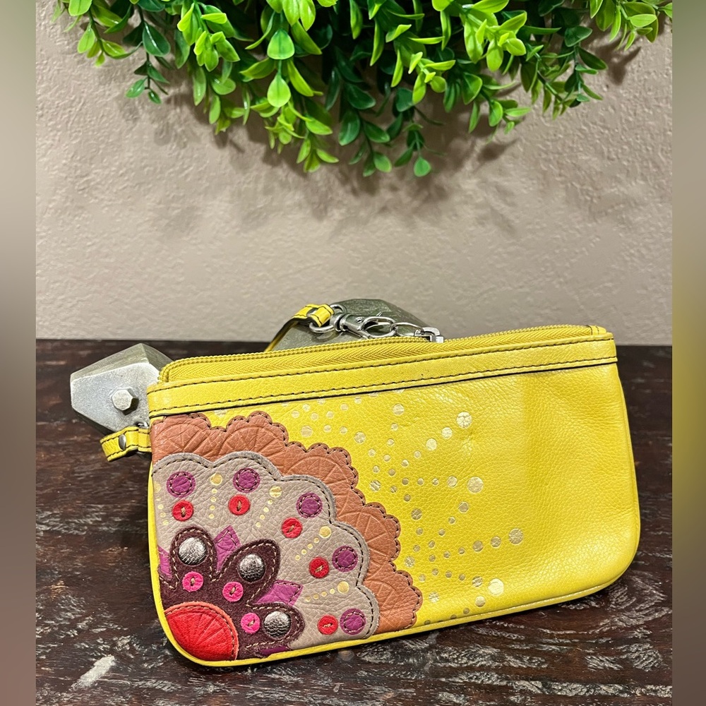 FOSSIL BAGS YELLOW LEATHER WRISTLET/WALLET with FLORAL APPLIQUÉ